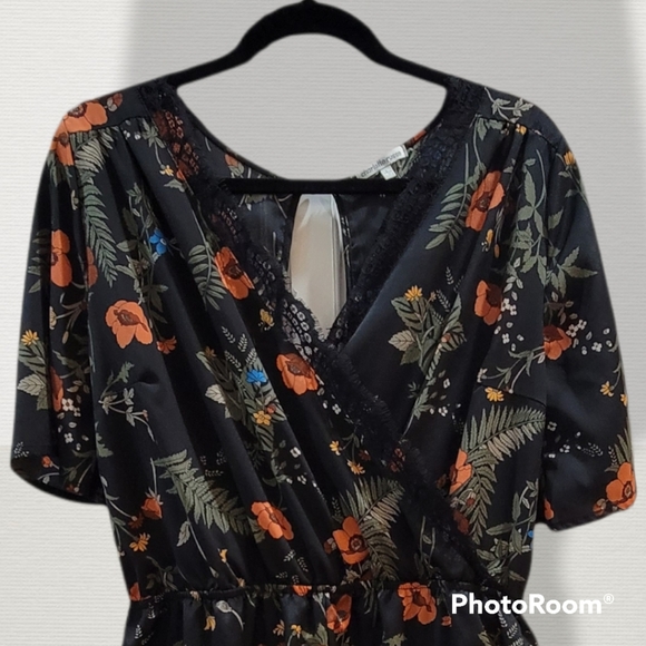 Charlotte Russe black floral romper, size large - Picture 2 of 5
